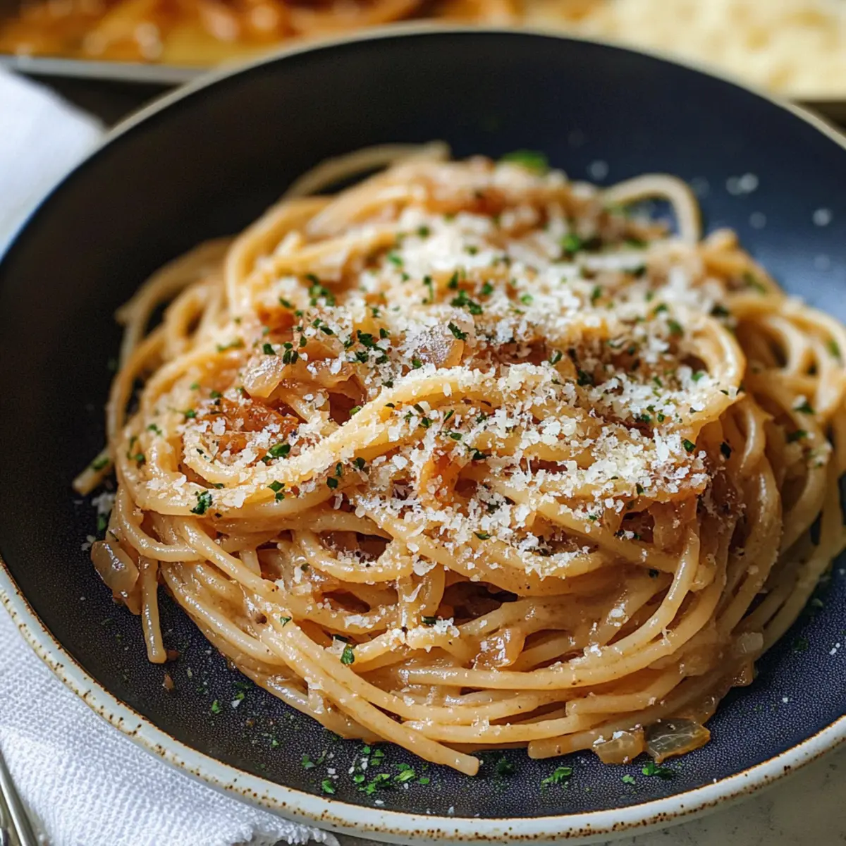 Französische Zwiebelspaghetti